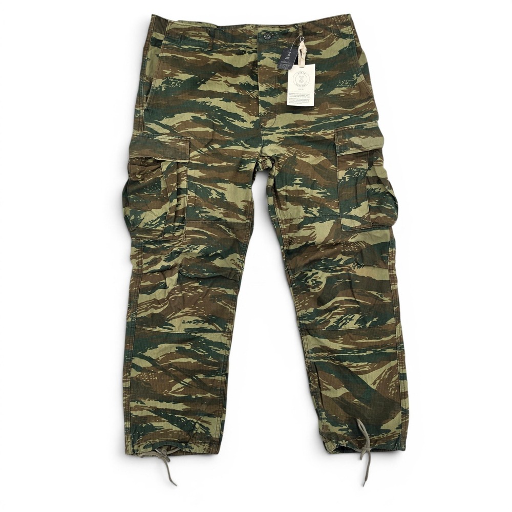 Vintage By UO Brushstroke Camo Cargo Pants Large NWT Military Streetwear 40x29